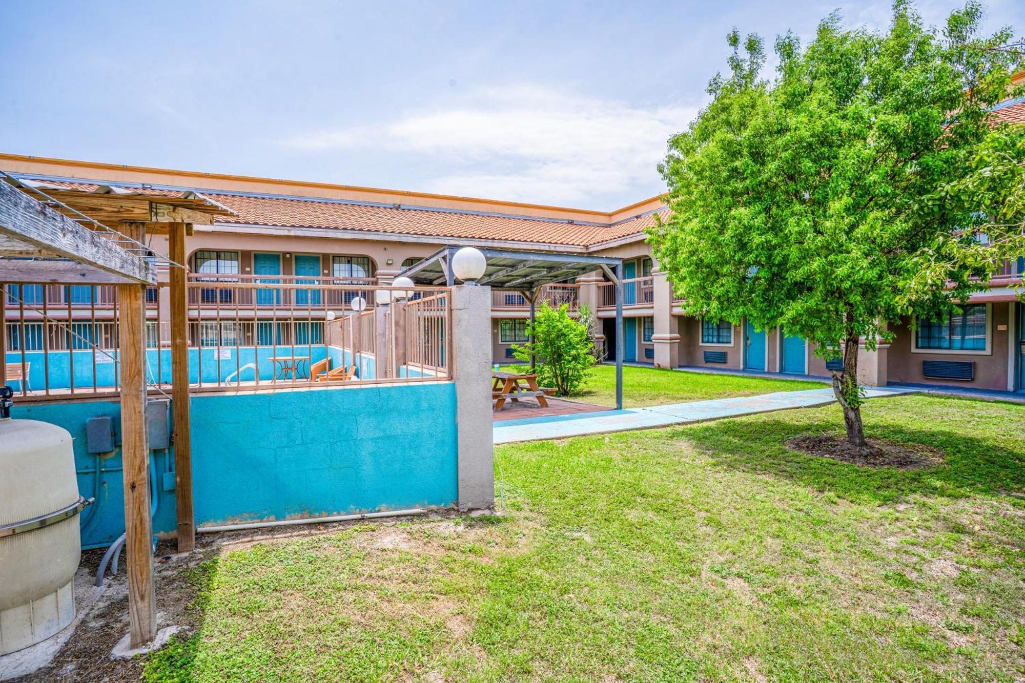Plaza Inn&Suites Harlingen Exterior foto