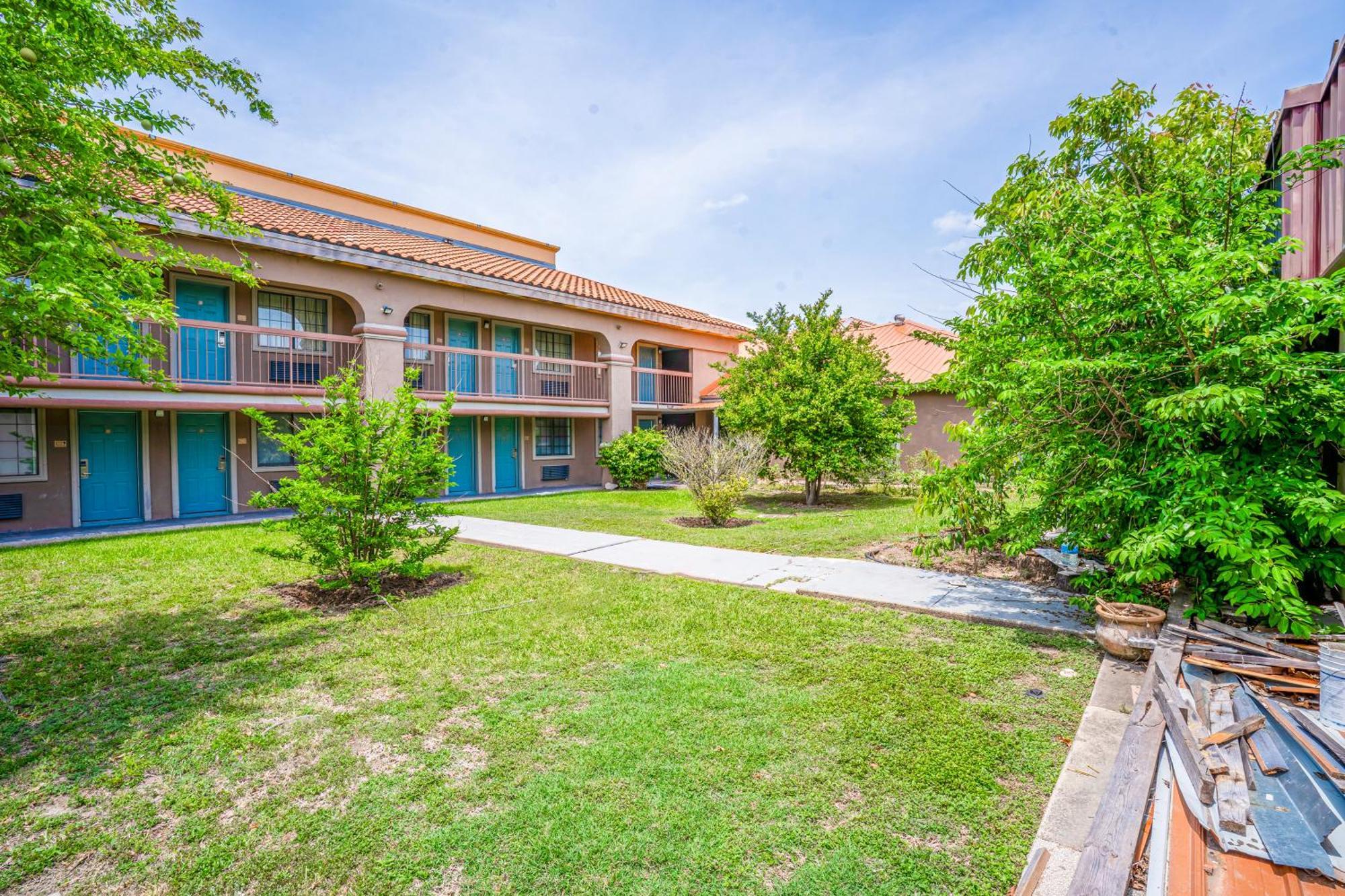 Plaza Inn&Suites Harlingen Exterior foto